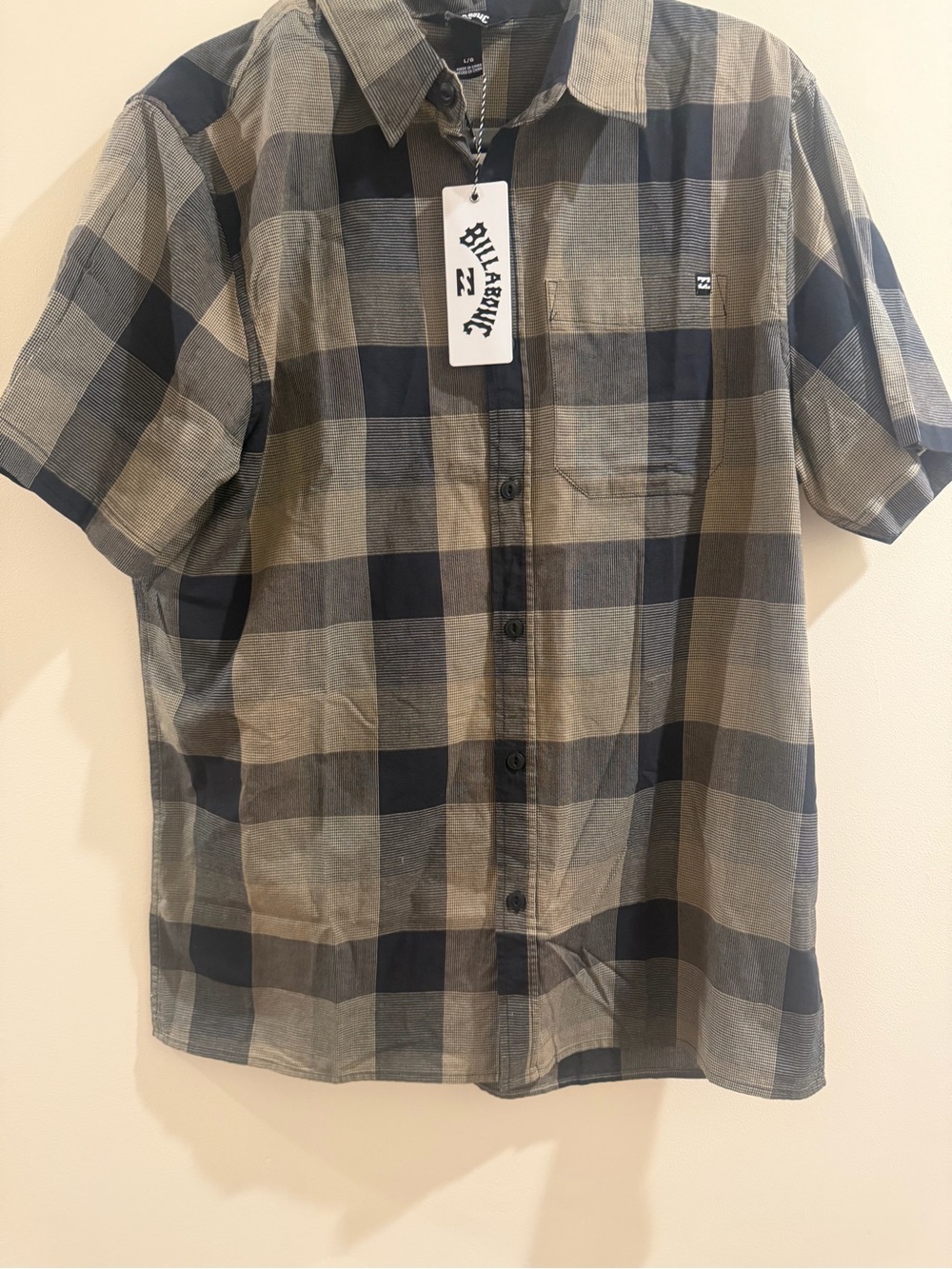 Billabong Men's Short Sleeve Plaid Button-Down Shirt - Navy & Tan
